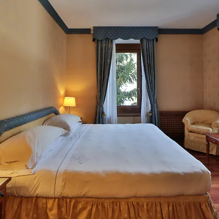 Th | Golf Hotel